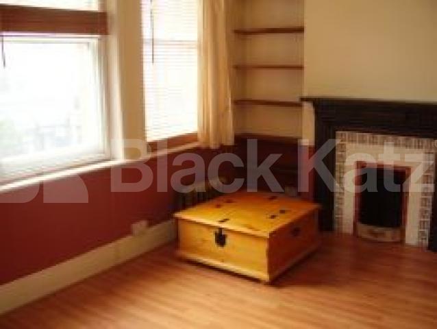 			3 Bedroom, 1 bath, 1 reception Flat			 Green Lanes, HARINGAY N4